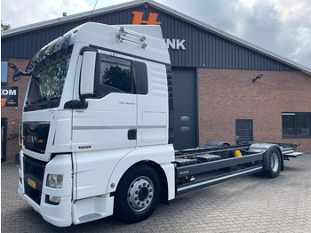 Container transporter/ Swap body truck MAN TGX 18.400