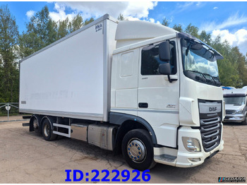 Isothermal truck DAF XF 106 440
