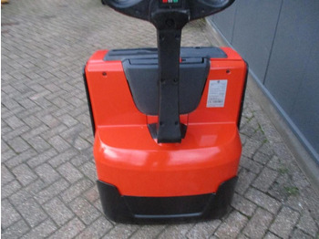 Pallet truck BT LWE160: picture 5