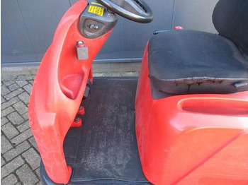 Tow tractor Linde P 60: picture 5