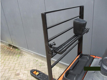 Pallet truck Toyota LPE 200: picture 5 Pallet truck Toyota LPE 200: picture 5