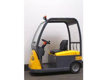 Tow tractor