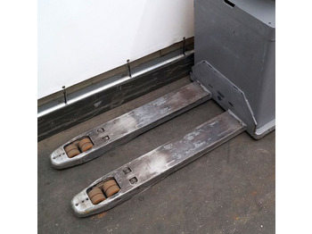 Pallet truck Jungheinrich ESE120: picture 3 Pallet truck Jungheinrich ESE120: picture 3
