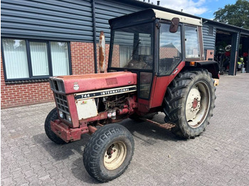 Farm tractor INTERNATIONAL