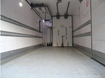 Refrigerator truck Mercedes-Benz Antos 1932 + EURO 6 + CARRIER + LIFT: picture 4