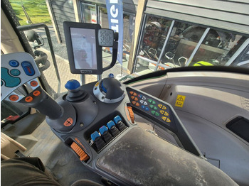 Farm tractor FENDT 828: picture 4