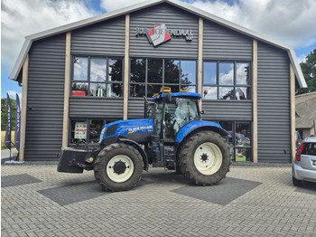 Farm tractor NEW HOLLAND T7