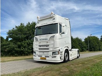 Tractor unit SCANIA