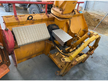 Snow plough Unimog Schneefräse Overaasen T-70B: picture 4
