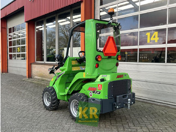 Compact loader AVANT