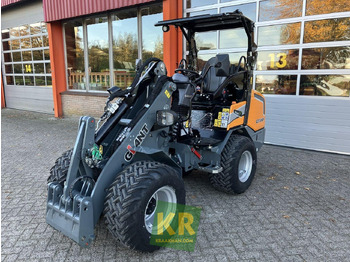 Compact loader GIANT