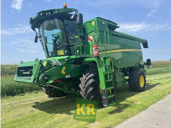 Combine harvester JOHN DEERE T660
