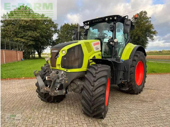 Farm tractor CLAAS Axion 830