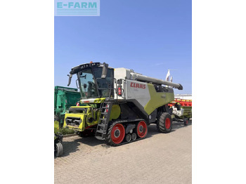 Combine harvester CLAAS