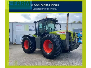 Farm tractor CLAAS Xerion 3800