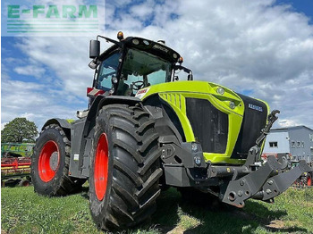 Farm tractor CLAAS Xerion