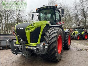 Farm tractor CLAAS Xerion