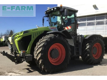 Farm tractor CLAAS Xerion