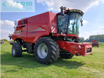 Combine harvester CASE IH Axial-Flow