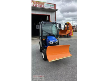 Farm tractor ISEKI