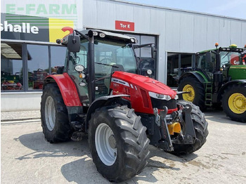 Farm tractor MASSEY FERGUSON 5610