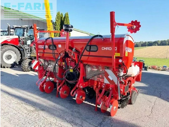 Precision sowing machine