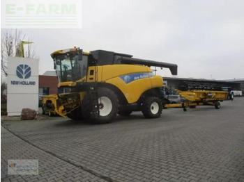 Combine harvester NEW HOLLAND CR9000