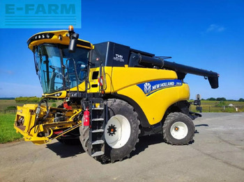 Combine harvester NEW HOLLAND CR series