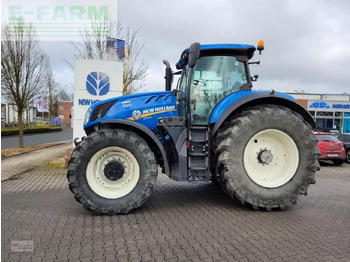 Farm tractor NEW HOLLAND T7