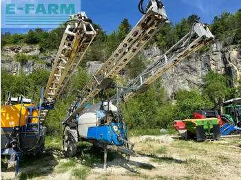 Trailed sprayer