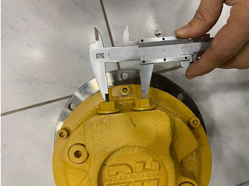 Roller Bomag Fahrmotor (Poclain) 05816293: picture 3