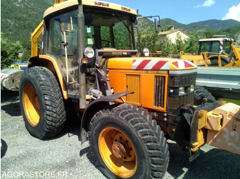 Agricultural machinery JOHN DEERE 6220