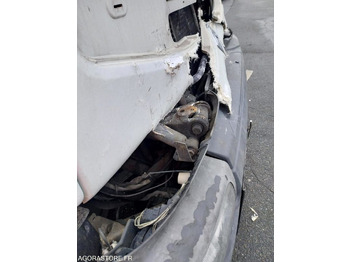 Tractor unit Tracteur RENAULT ADR pompe anneau liquide - 2003/ 808 664KM (ACCIDENTE): picture 5