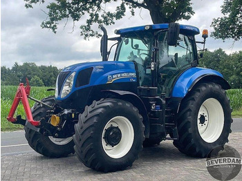 Farm tractor NEW HOLLAND T7