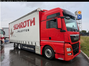 Curtainsider truck MAN TGX 26.440