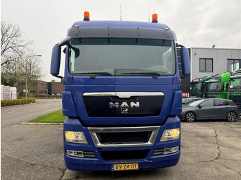 Curtainsider truck MAN TGX 26.400 6X2 - EURO 4 + LIFT + STEERING AXLE +: picture 2