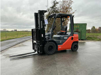 Forklift TOYOTA FDF 25
