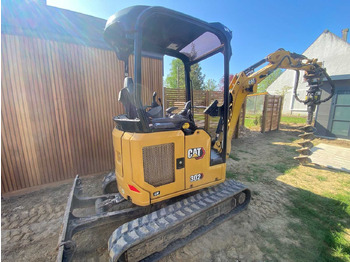 Mini excavator CATERPILLAR 302