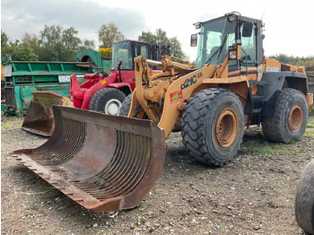 Wheel loader CASE
