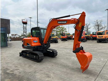 Crawler excavator Doosan DX55-9C: picture 3