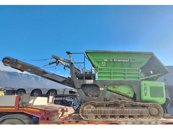 Mobile crusher