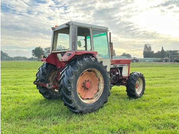 Farm tractor International 1246: picture 5