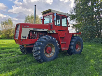 Farm tractor INTERNATIONAL