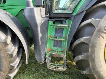 Farm tractor John Deere 6210R: picture 5