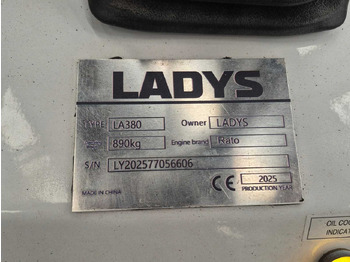 Compact track loader LADYS - 2025 - LA380 - SKID STEER LOADER: picture 4