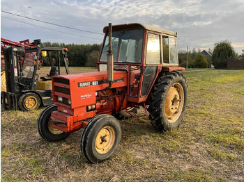Farm tractor RENAULT