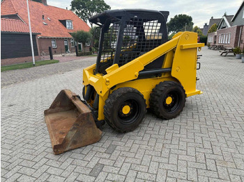 Skid steer loader MUSTANG