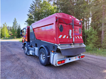 Road sweeper SCHMIDT SK650 / Scania P94: picture 3