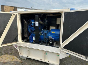 Wacker Wilson P33-2, 33kVA, Perkins, Stromgenerator on lease Wacker Wilson P33-2, 33kVA, Perkins, Stromgenerator: picture 5 Wacker Wilson P33-2, 33kVA, Perkins, Stromgenerator on lease Wacker Wilson P33-2, 33kVA, Perkins, Stromgenerator: picture 5