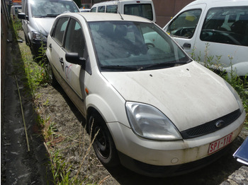 Car REF:Immatriculée sous : SPI-110 - Voiture Ford FIESTA: picture 2